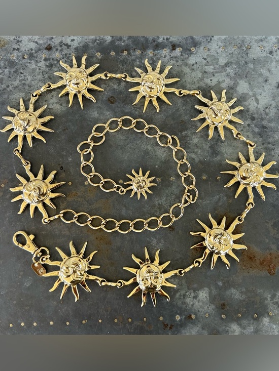 II Yang Accessories - Vintage Gold Tone Celestial Sun Face Conch Chain Belt Star Retro Folk Art 45”